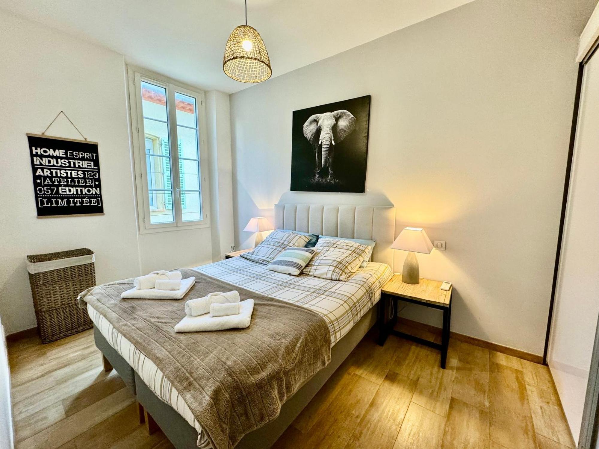 Appartements Climatises - Vieil アンティーブ エクステリア 写真