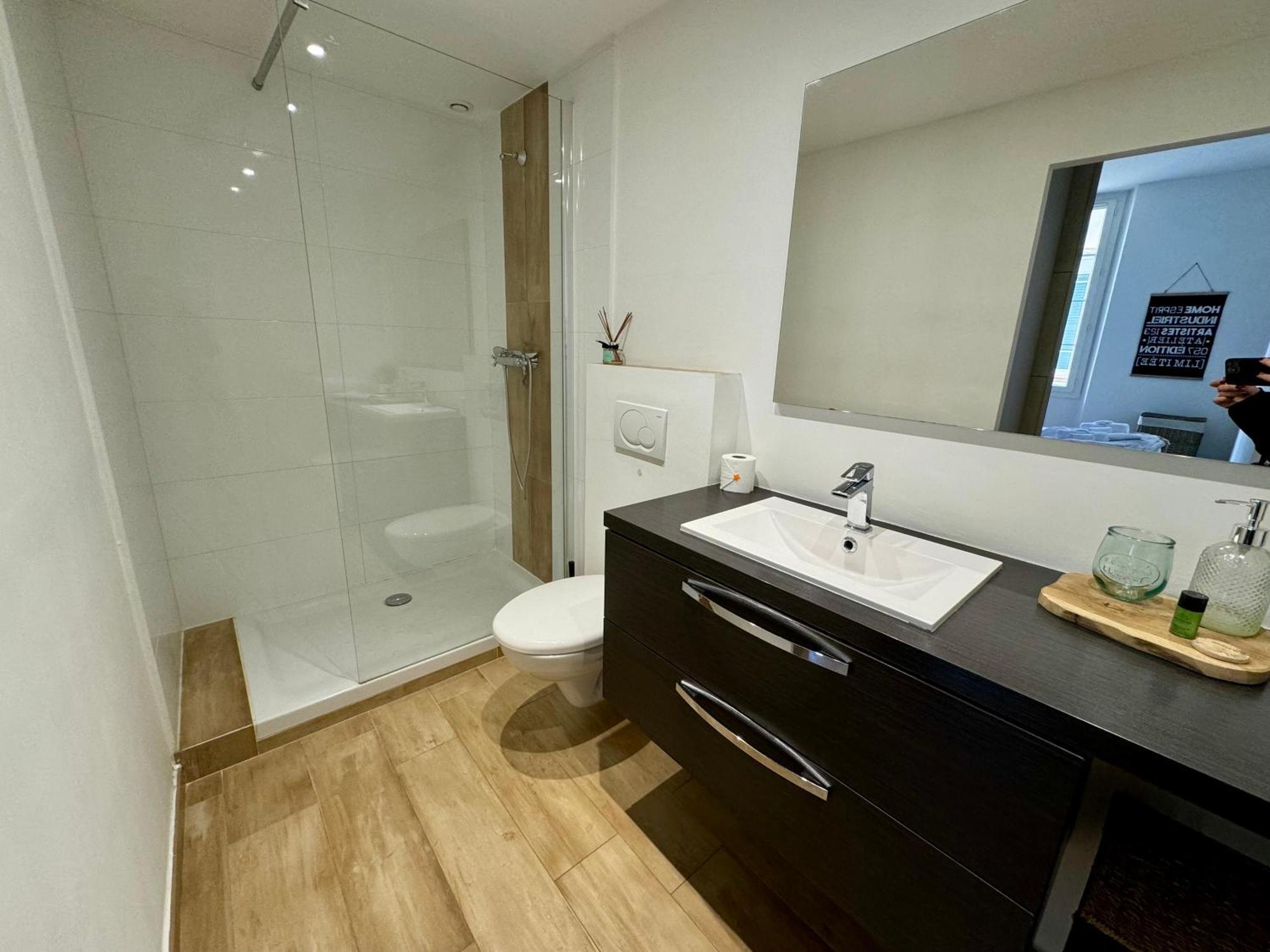Appartements Climatises - Vieil アンティーブ エクステリア 写真
