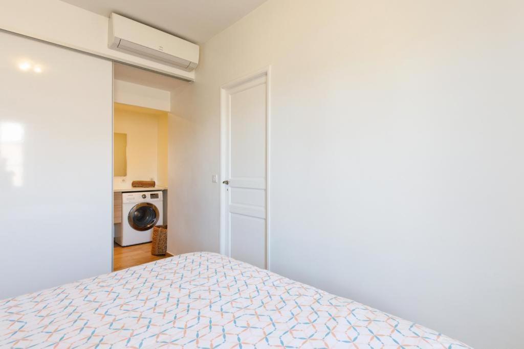 Appartements Climatises - Vieil アンティーブ エクステリア 写真